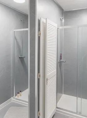 Student Hall Showers