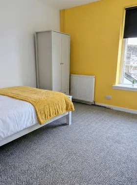 Student Hall Yellow Theme bedroom
