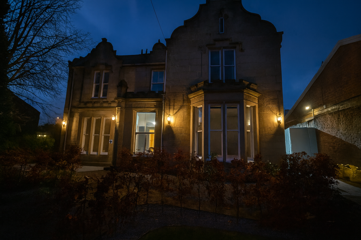 Rose House Exterior - Dundee Private Student Accommodation Entrance